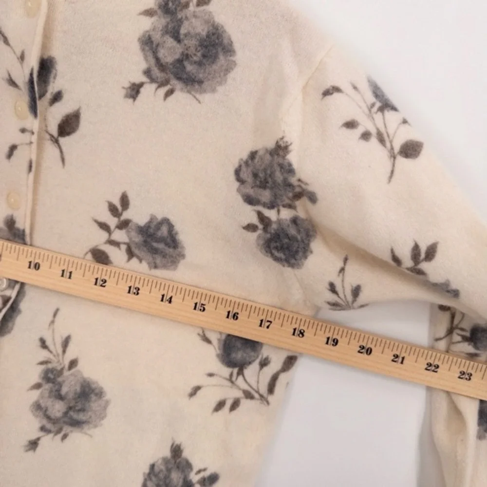Vintage Floral Cardigan Sweater Womens M Cottage Light‎ Academia Feminine Cream - Picture 11 of 11